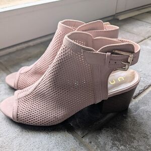 Unisa Pink Laser Cut Peep-Toe Bootie SZ 9